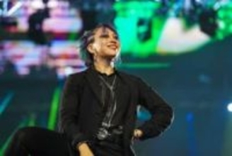 「お美しいですね」“極悪”人気日本人女子レスラー、めでたいキラキラ“蛇メイク”タイトル奪取後の顔面ペイントに反響