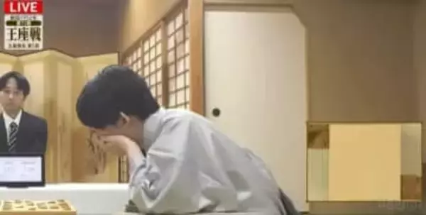 一体なにが！？藤井聡太六冠が口元を抑えて… 伊藤匠新王座の“常識外の一手”に誰もが驚がくした瞬間
