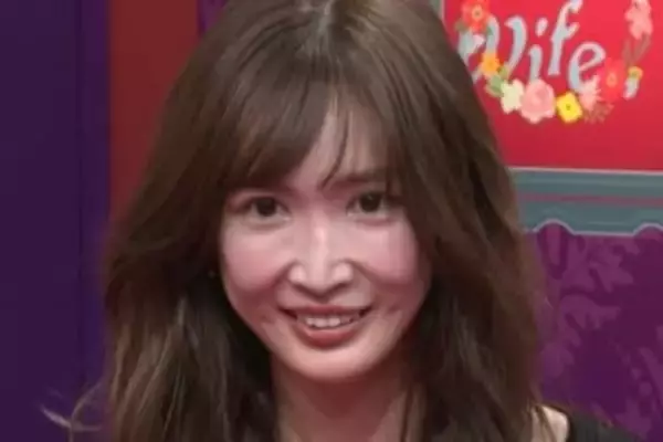 紗栄子、モデルデビューした長男は「元夫のコピペ」 腕組み“デート動画”も公開