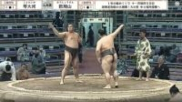 「おいおい九州やぞ…」「もういるやないかい」大相撲中継、午前の取組から“著名人”の姿 はるばる登場の本気度に「熱さ伝わってくる」