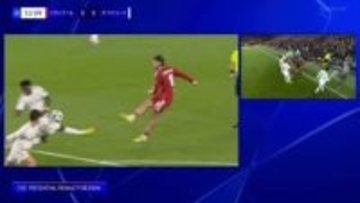 疑惑のジャッジに「PKだろ！」VAR介入で一転、まさかの“ハンド取り消し”にファン怒り「こんな判定あるん？」「主審の説明は欲しい」