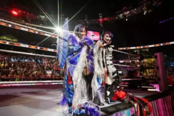 人気日本人女子タッグ、久々戴冠で“小躍り”が止まらない…バックステージで浮かれまくり動画が「可愛すぎる」と話題