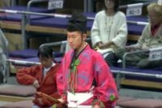 「細っ！」25歳行司の“ほっそり美脚”にファン注目 鮮やかな装束からすらり「騎手になれそう」