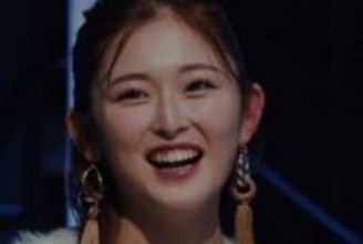 ゆうちゃみ、小学生時代の巻き髪＆ニーハイミニスカ姿写真を公開し驚きの声「身長172cmあった」