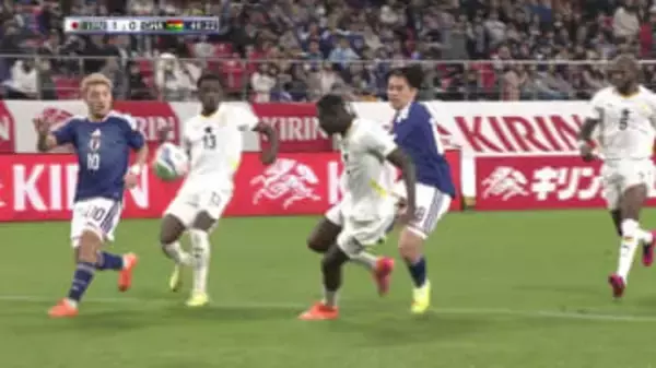 速すぎて危険!?上田綺世の超爆速枠外シュートにファン悲鳴「シュートスピードどうなってんだよ」「客席に入るのが心配」