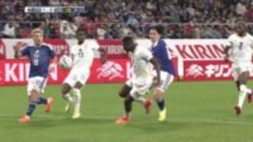 速すぎて危険!?上田綺世の超爆速枠外シュートにファン悲鳴「シュートスピードどうなってんだよ」「客席に入るのが心配」