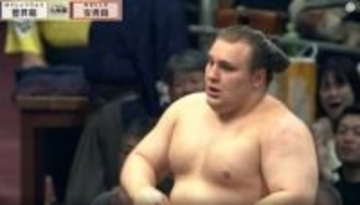 安青錦の付け人は“歓喜の涙” 豊昇龍の付け人は…カメラが捉えた“明暗”の様子に「これが勝負の世界か」「対照的すぎる」