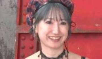 ショーパン履きこなす年齢不詳の美脚美女の年齢をみちょぱが予想「めちゃくちゃ足綺麗だけど、人生を感じる」