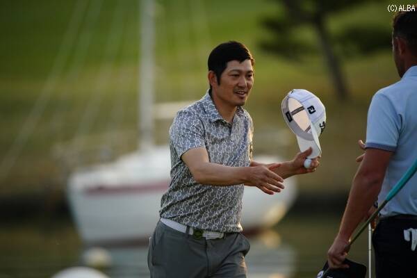ツアー未勝利の39歳 貞方章男 D オーが首位 1打差に松原大輔 2打差に小田孔明ら 19年4月18日 エキサイトニュース