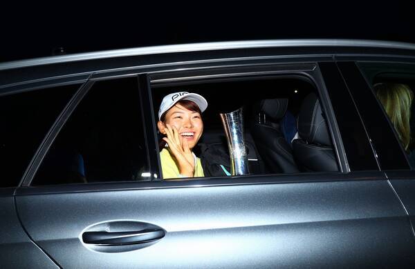 歴代覇者から海外女子メジャーの先輩まで祝福 あの漫画家からはイラストも 渋野日向子に集まった祝福の言葉たち 年8月19日 エキサイトニュース