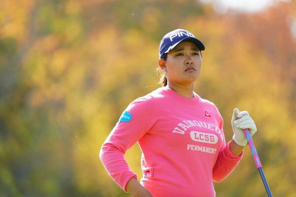 鈴木愛は17番池ポチャに ふたをして 大会過去4勝の不動裕理が好位置 初日コメント集 年11月14日 エキサイトニュース