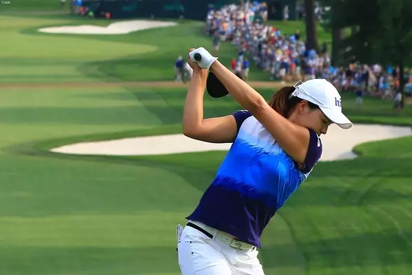 スイング解説 超捻転一軸タイプ 新鋭美人プロのスイングは 韓流ゴルファーの強さ の象徴 16年1月6日 エキサイトニュース スイング解説 超捻転一軸タイプ 新鋭美人プロのスイングは 韓流ゴルファーの強さ の象徴 16年1月6日 エキサイトニュース