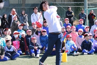 「また勝負しよう」石川遼が小学生とスナッグゴルフ対決
