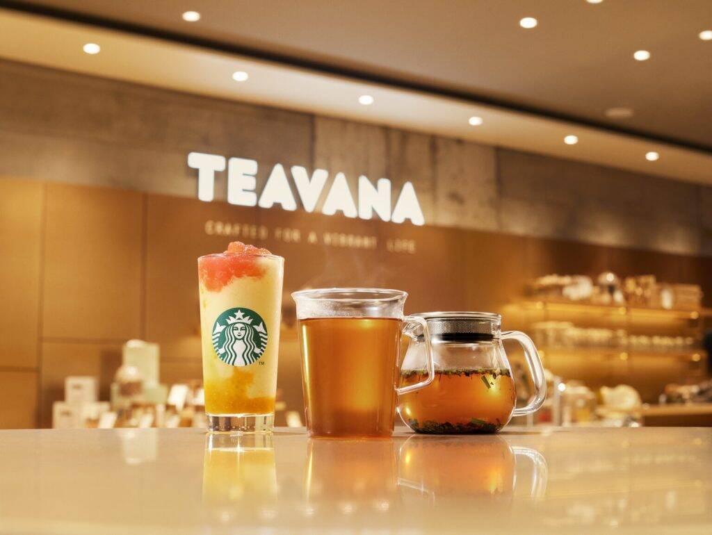 スターバックス、ティー専門店で夏の新商品2種を発売　パイナップルの茶葉を使用