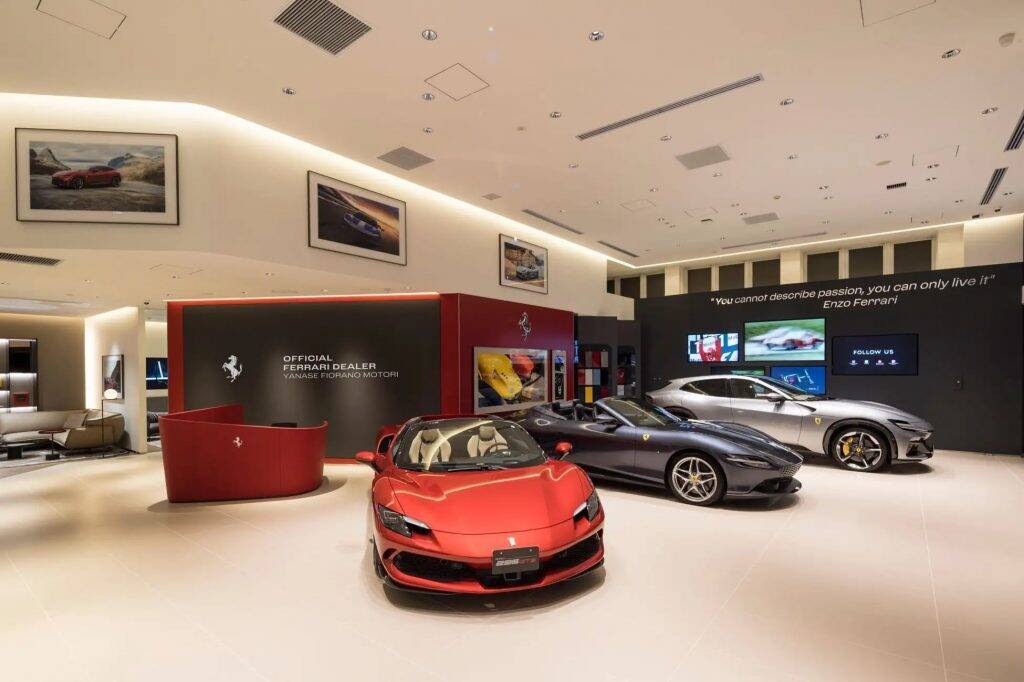東京都新宿区に「フェラーリ」の販売拠点「ヤナセ フィオラーノ モトーリ」が4月27日オープン　フェラーリの最新CIを導入