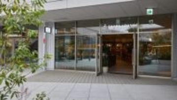 調布市初の「SHARE LOUNGE フォレストスクエア仙川」が開業　約900冊の書籍と108席を備える