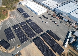 ヤマハ発動機、静岡県磐田市の本社駐車場に乗用車270台分のカーポート型太陽光発電設備を新設　発電電力は隣接工場で使用