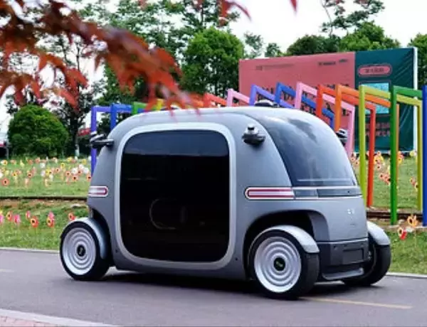 千葉県・東京ドイツ村で「次世代AI自動運転バス」の実証実験を開始　スマート観光や夜間警備などマルチタスク運用へ