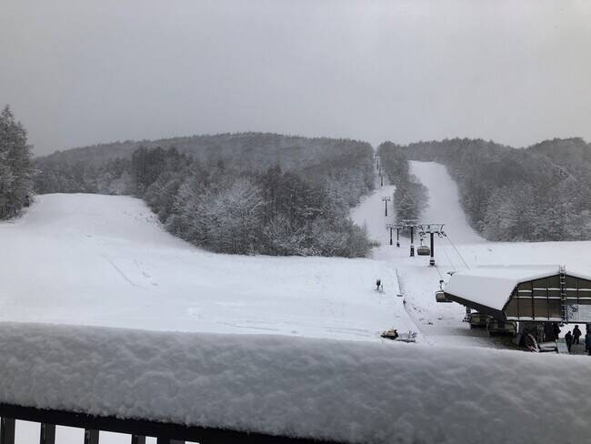 福島県北塩原村「グランデコスノーリゾート」、スキー場の営業を開始　福島県内最速オープン