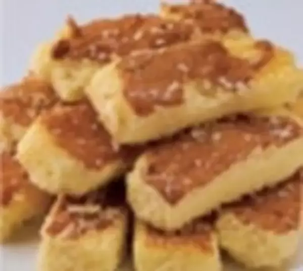 ローソン、クリスマスケーキの予約開始　食品ロス削減のため「プレミアムロールケーキ」の生地の端材を使用したケーキも