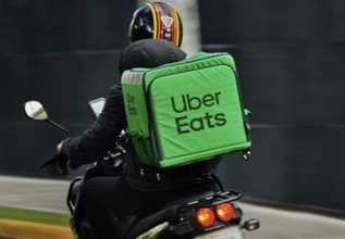 Uber Eats、セブン-イレブンのデリバリーを「Uber Direct」で本格展開　7NOWアプリで注文しUber Eats配達パートナーが配達