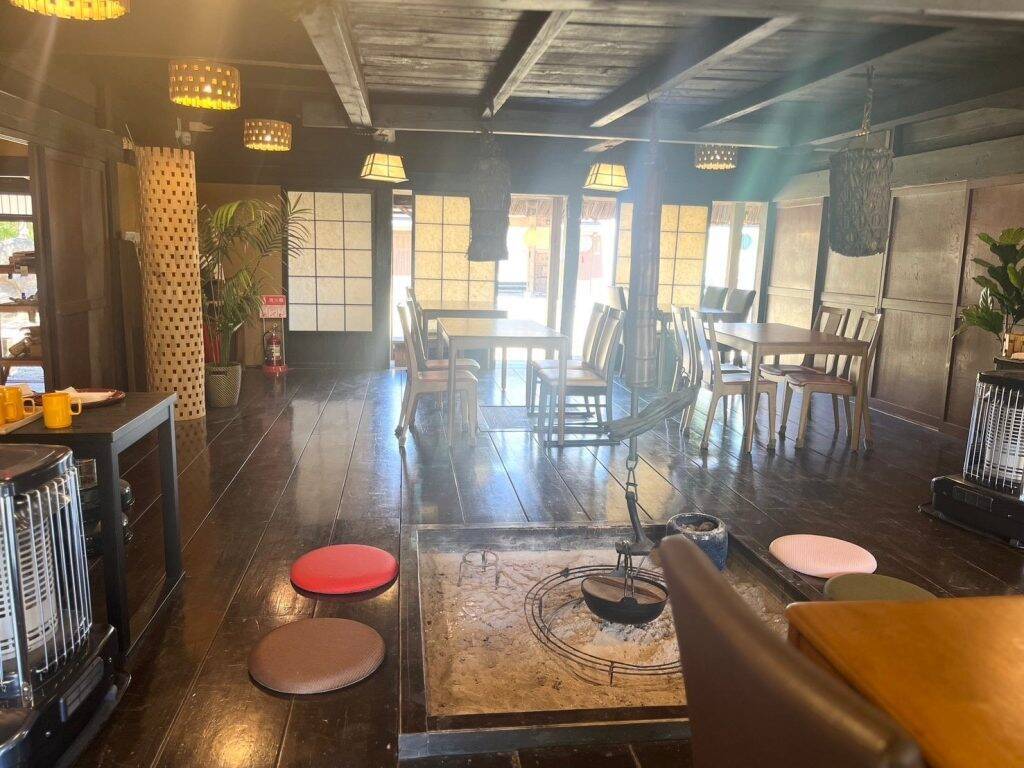 愛知県瀬戸市・ウッドデザインパーク瀬戸「自然薯茶屋」に囲炉裏プラン登場　1日1組限定で合掌造りの家屋を堪能