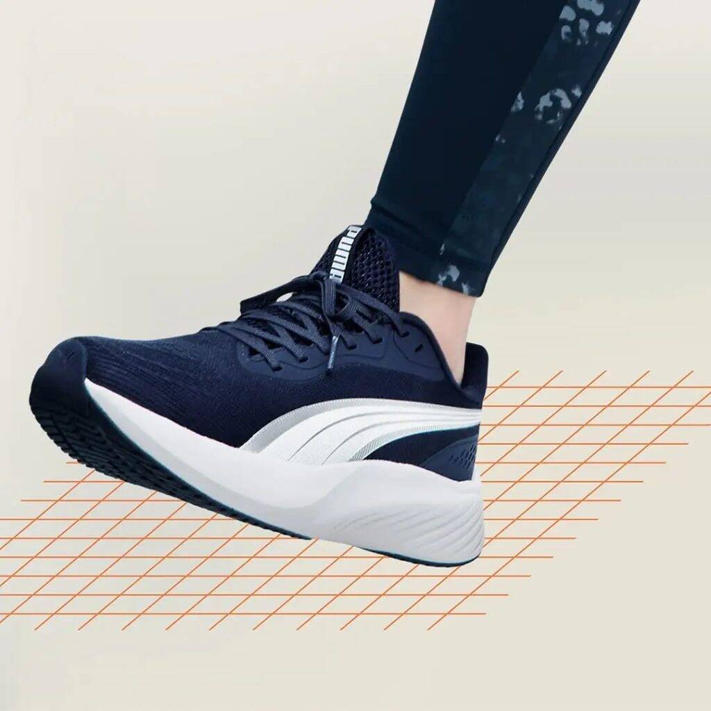 ABC-MART、PUMAのランニングシューズ「POUNCE LITE WIDE」を新発売　軽い履き心地で歩行をサポート