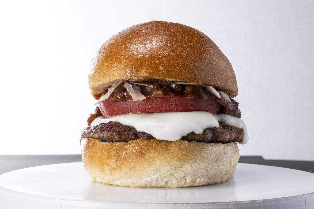 銀座にモスの新業態「MOSH Burger＆Bar」7月1日オープン　ランチは本格バーガー、夜はバルに