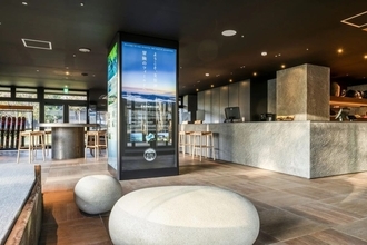 北海道にSDGs×アドベンチャーツーリズムの新拠点「鶴雅アドベンチャーベースSIRI」がオープン　支笏湖で五感体験を提供