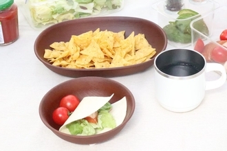 ニトリ、「両面はっ水加工の木目柄食器シリーズ」を発売　水滴が乾きやすく家事負担を軽減