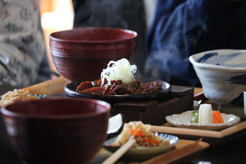 神奈川県相模原市に自然・食・宿泊が集まる複合交流施設「つくい城の里」が4月27日オープン