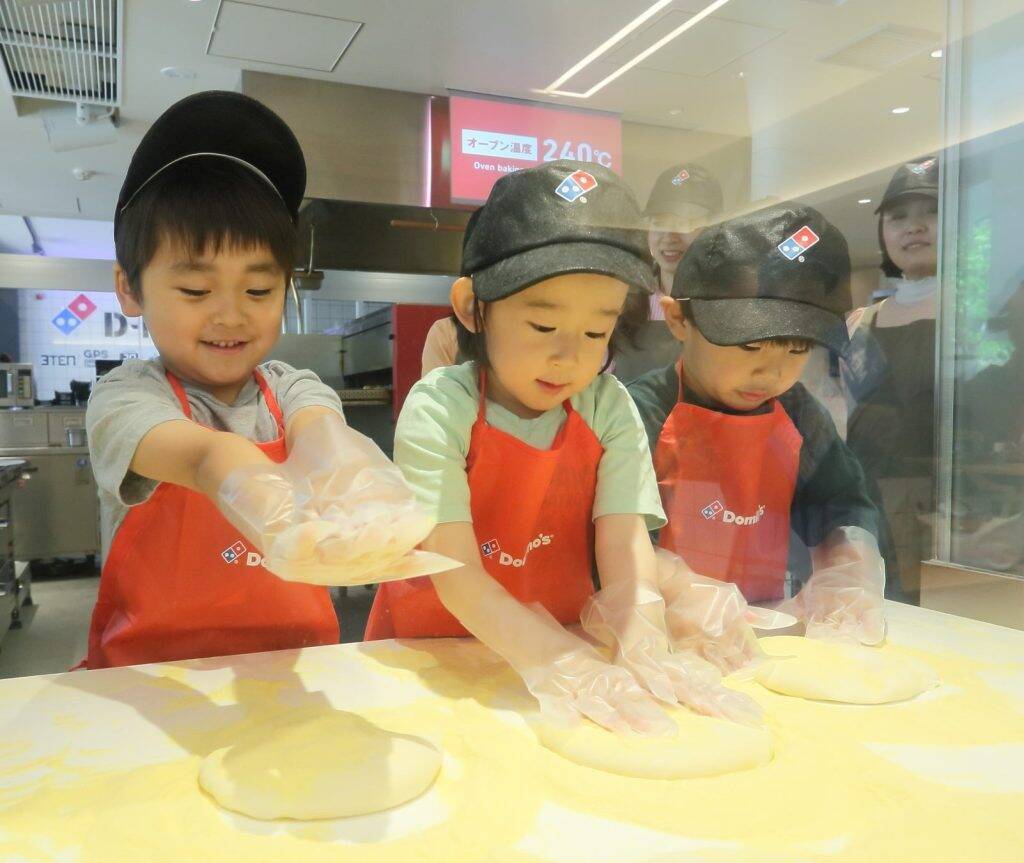 ドミノ・ピザ、宮城県で「ありがとう！宮城出店10周年記念」11月28日より開催　デリバリーで1枚買うと「もう1枚10円」など