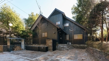 神奈川県・箱根エリアに一棟貸し切りヴィラ「COCO VILLA 箱根仙石原」誕生　BURROW社の卵形サウナも完備