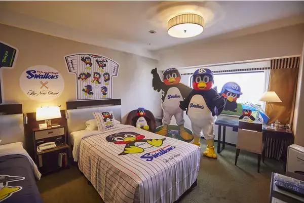 ホテルニューオータニ博多、全国初の「つば九郎ルーム」販売　8月6日から10月31日まで　オリジナルグッズや8月予約限定特典も