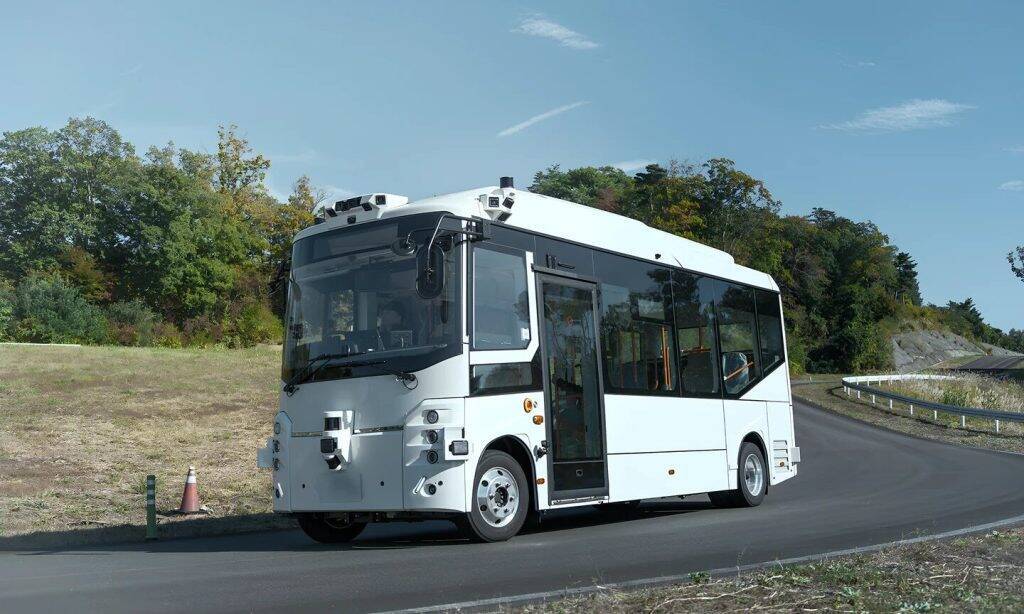 JR東日本とKDDI、TAKANAWA GATEWAY CITYと竹芝エリア間で自動運転バス走行実証を3月28日から開始