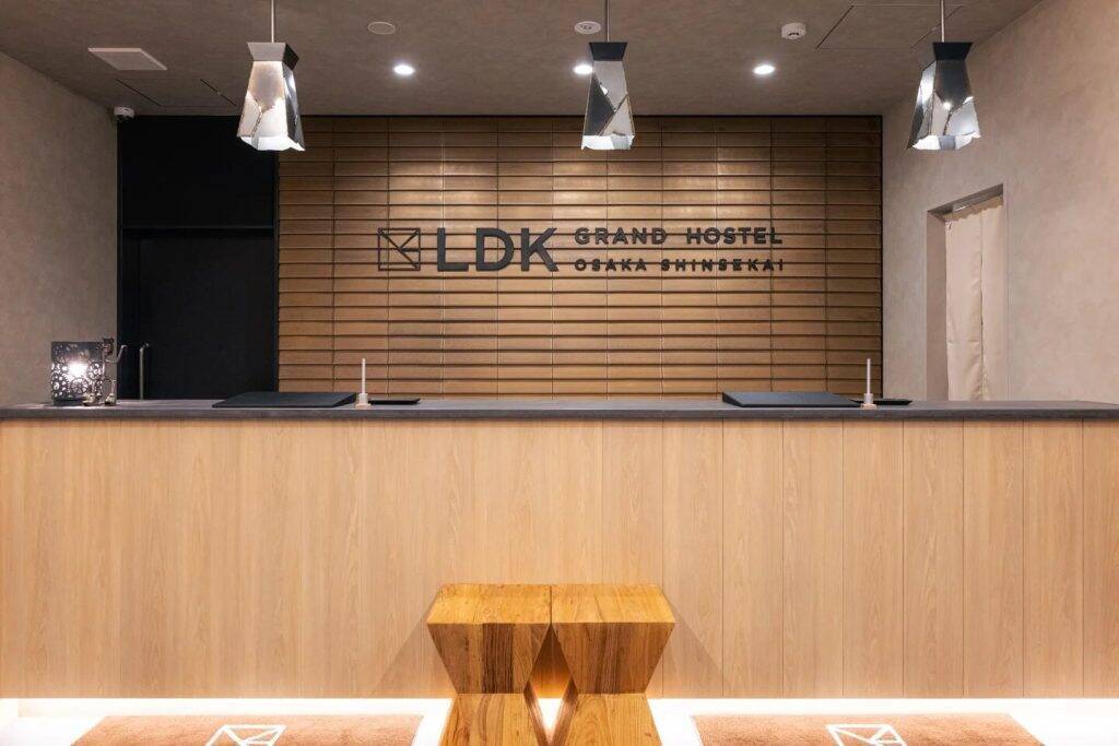 大阪・新世界に新築大型ホステル「GRAND HOSTEL LDK 大阪新世界」6月18日開業　1室限定の鉄道ジオラマ客室を設置