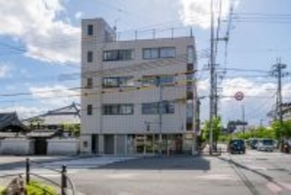 京都・岡崎エリアにビンテージビルを再生した複合施設「amu」が登場　シェアキッチンとセカンドハウスシェアを併設