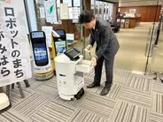 戸田建設、神奈川県相模原市役所本庁舎で配送ロボットの走行実証を実施　エレベーターと自動連携し完全自動のフロア間移動を検証