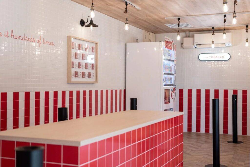 横浜駅西口に公衆喫煙所「THE TOBACCO YOKOHAMA FOURTH」オープン　人流データや喫煙所内AIカメラ活用