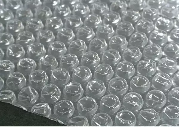 川上産業、「プチプチ」の再生プラスチック原料比率100％レベルを達成　資源循環と脱炭素を推進