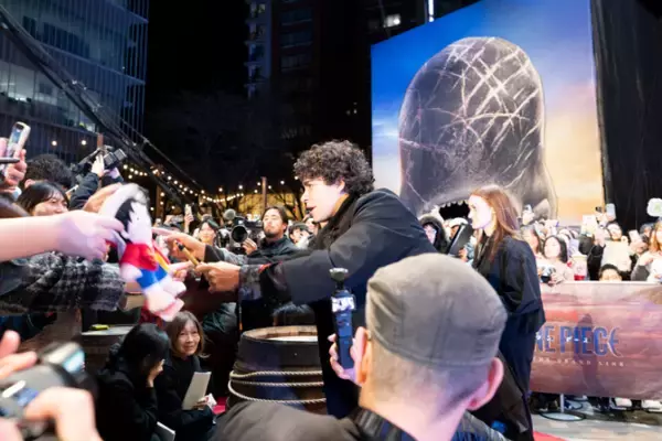 「麦わらの一味がレッドカーペットに登場！ 『ONE PIECE』シーズン2〜ファンイベント〜」の画像