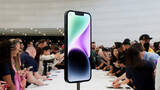 「「iPhone14」日本では使えない『新機能』」の画像1