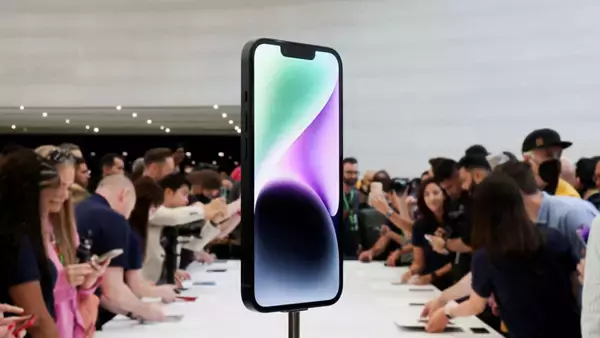 「iPhone14」日本では使えない『新機能』