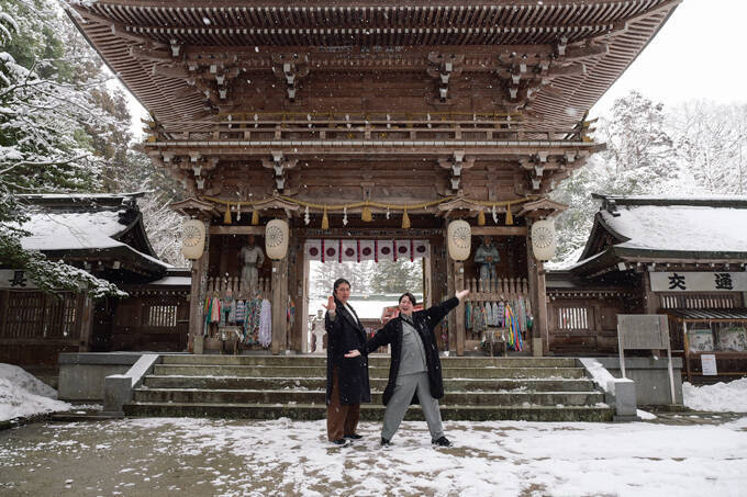 潜在能力を強化する！？　2体1組の強運お守りを授ける、伊佐須美神社にてランパンプスが合格祈願！