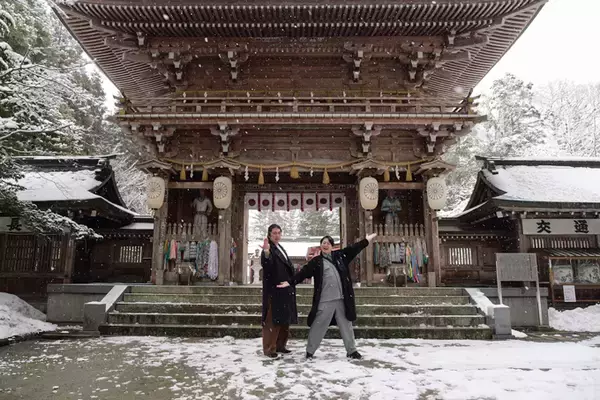 「潜在能力を強化する！？　2体1組の強運お守りを授ける、伊佐須美神社にてランパンプスが合格祈願！」の画像