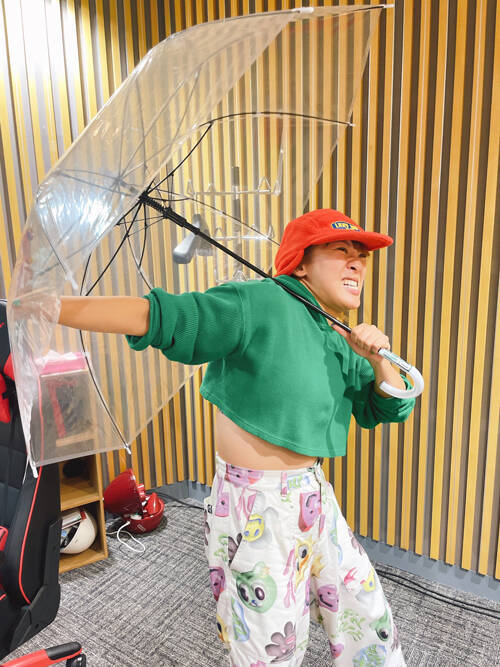 フワちゃん、「ディズニー行くぐらいテンション上がる」大好きな場所に指原莉乃と行くも予期せぬハプニング発生