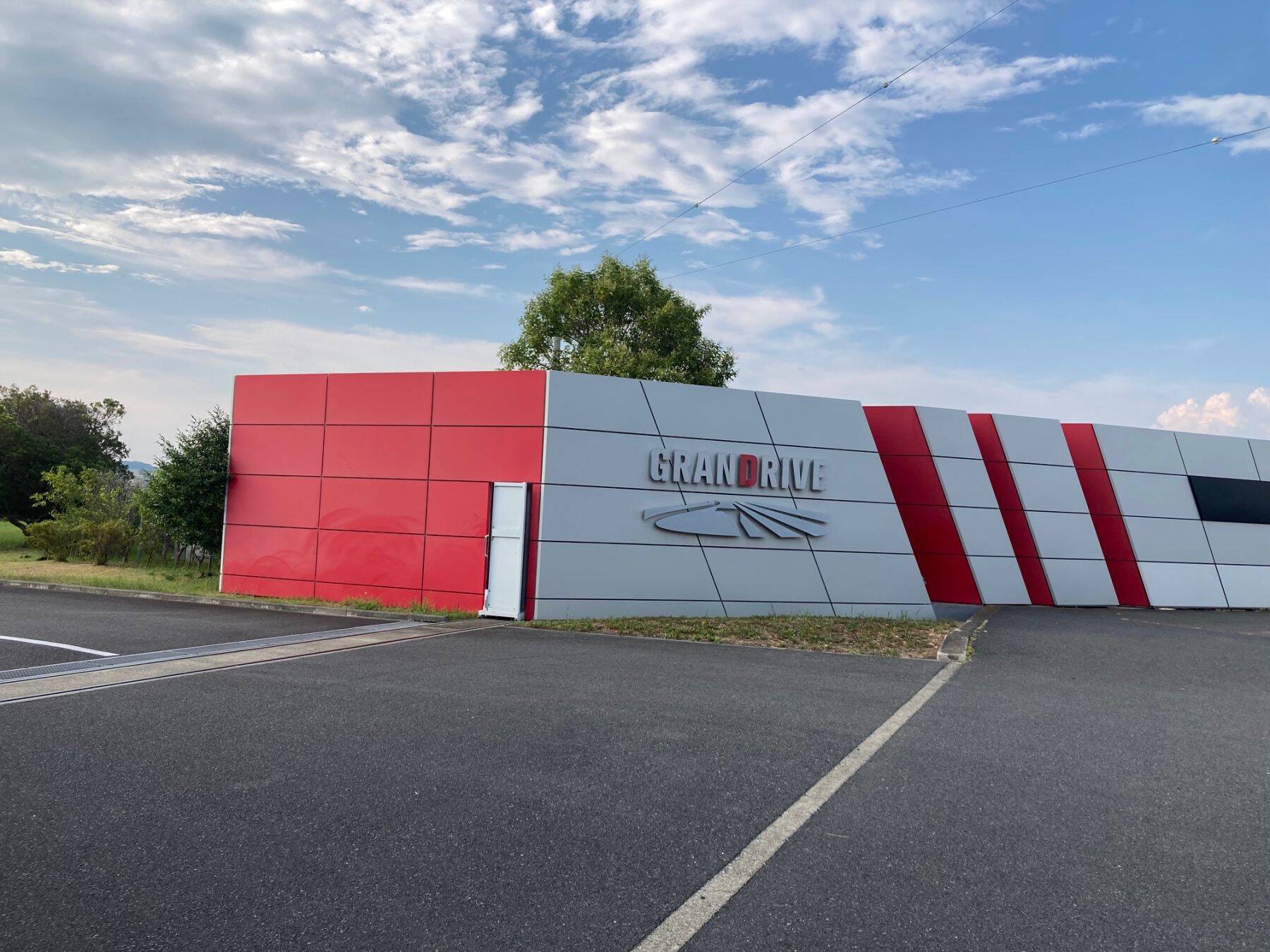 日産EVの草分け、今度こそ「三度目の正直」なるか？