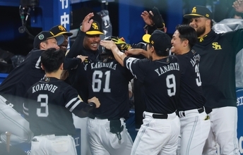 ソフトバンク、途中出場の川村の決勝弾で連勝！谷繁氏「ベンチの層の厚さ」