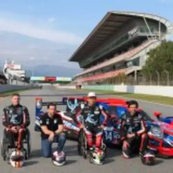 「次の夢はハンドサイクルでパラリンピックへ出場すること　　プロレーサー・青木拓篤」の画像