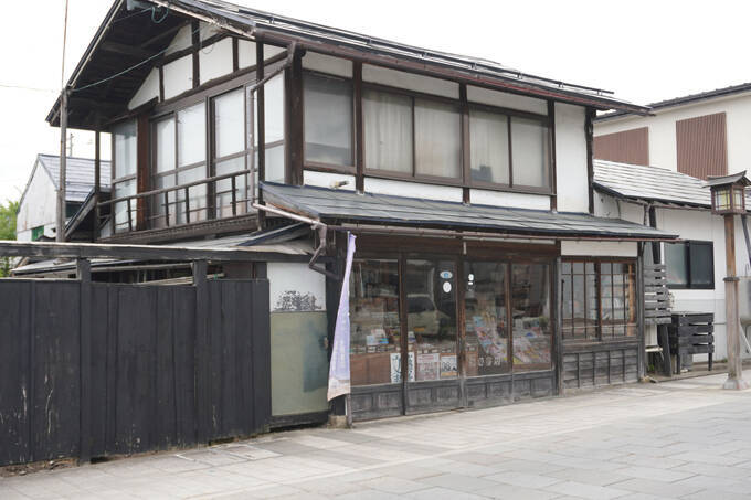 まちの本屋さんを、何とか残したい！　熊野大社参道の由緒ある書店・三代目の強い思い